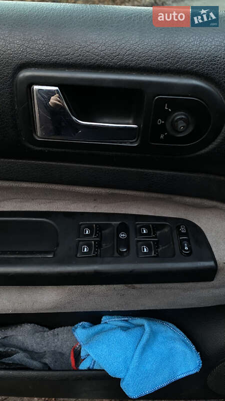 Седан Volkswagen Bora 2001 в Ровно