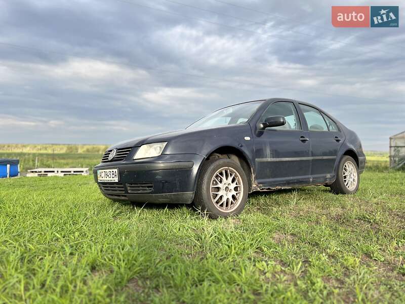 Седан Volkswagen Bora 2004 в Киеве