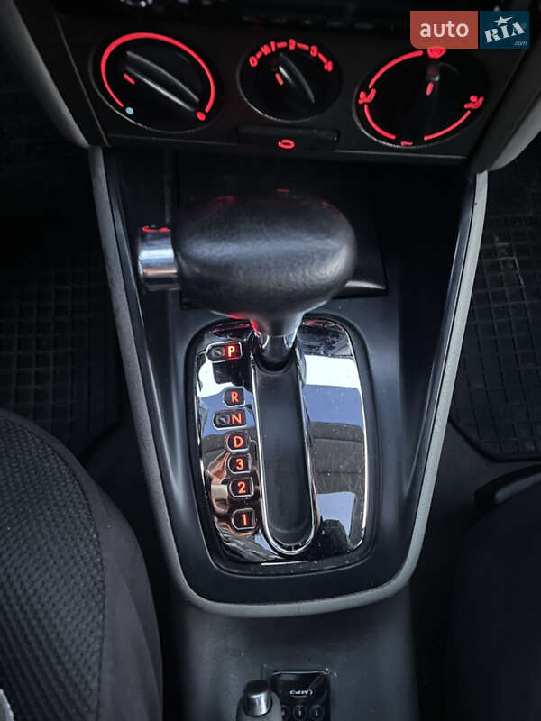 Седан Volkswagen Bora 1999 в Ужгороде