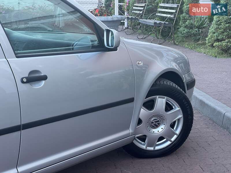 Седан Volkswagen Bora 2000 в Стрые