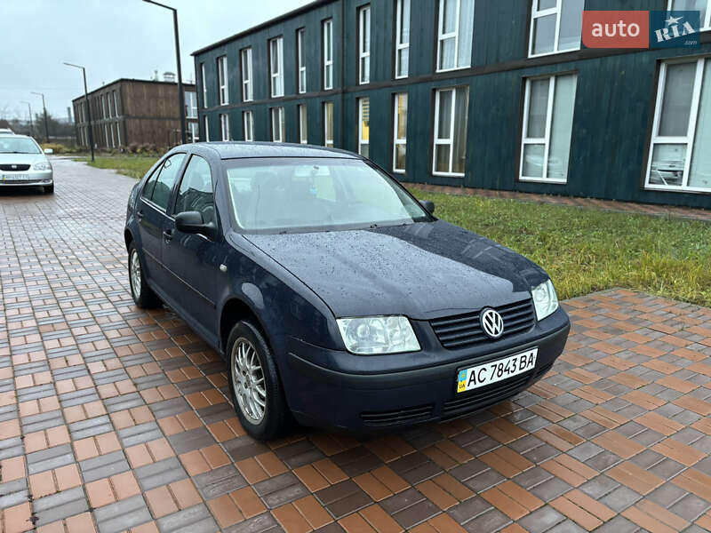 Седан Volkswagen Bora 2004 в Чернигове