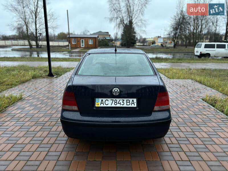 Седан Volkswagen Bora 2004 в Чернигове