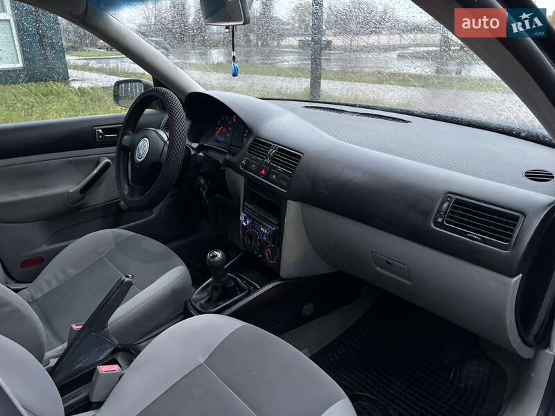 Седан Volkswagen Bora 2004 в Чернигове