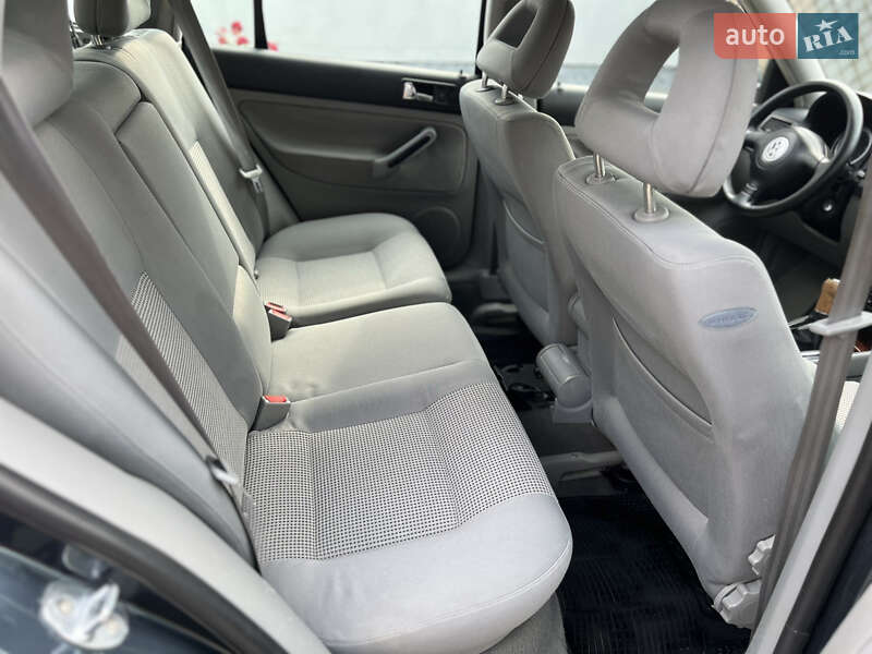 Универсал Volkswagen Bora 2000 в Вижнице