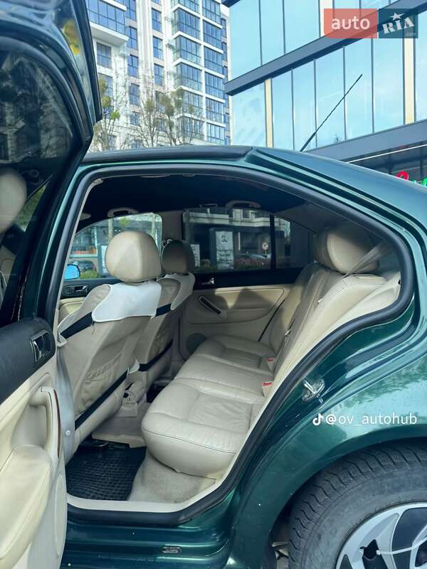 Седан Volkswagen Bora 2001 в Здолбуніві