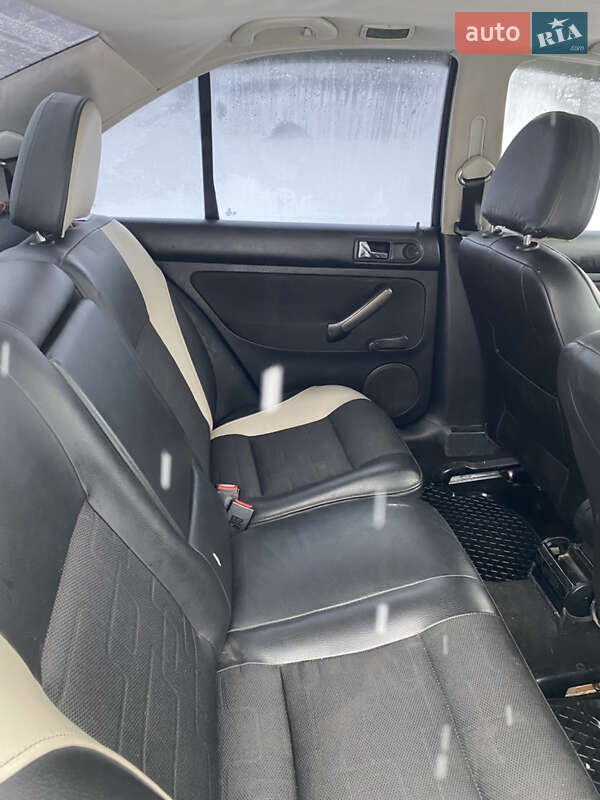 Седан Volkswagen Bora 2001 в Павлограді