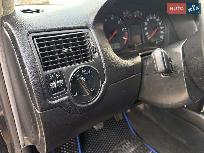 Седан Volkswagen Bora 2004 в Одессе