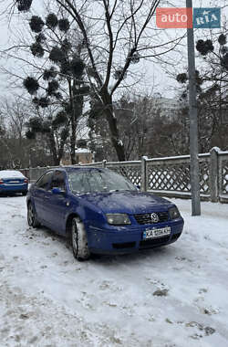 Седан Volkswagen Bora 1999 в Киеве