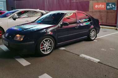 Седан Volkswagen Bora 2000 в Киеве