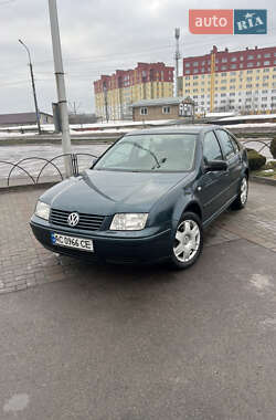 Седан Volkswagen Bora 2001 в Луцке