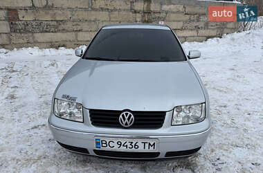 Седан Volkswagen Bora 2002 в Зборове