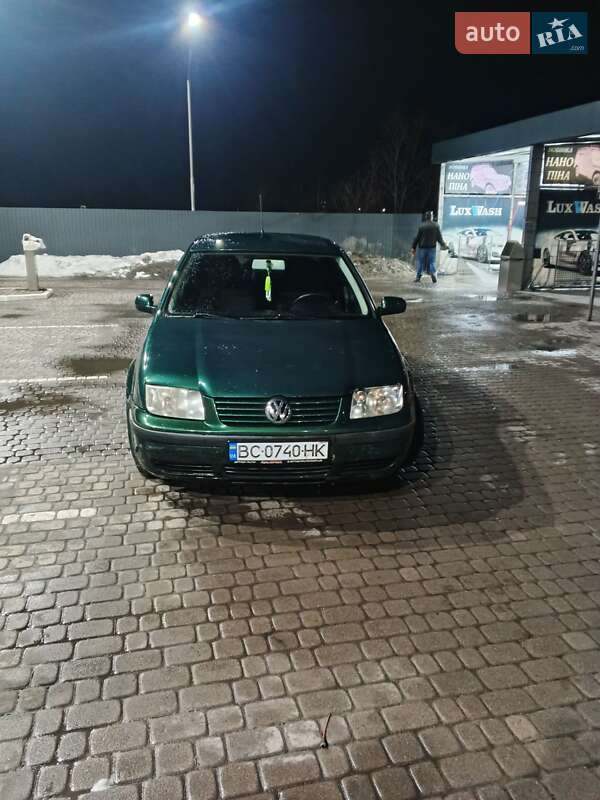 Седан Volkswagen Bora 2002 в Жовкве