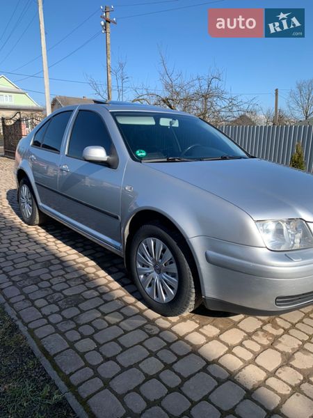 Седан Volkswagen Bora 2001 в Коломые