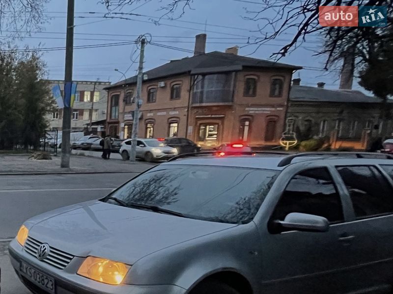 Универсал Volkswagen Bora 2001 в Ровно