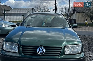 Седан Volkswagen Bora 2000 в Чернигове