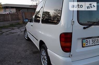 Грузопассажирский фургон Volkswagen Caddy 2001 в Полтаве