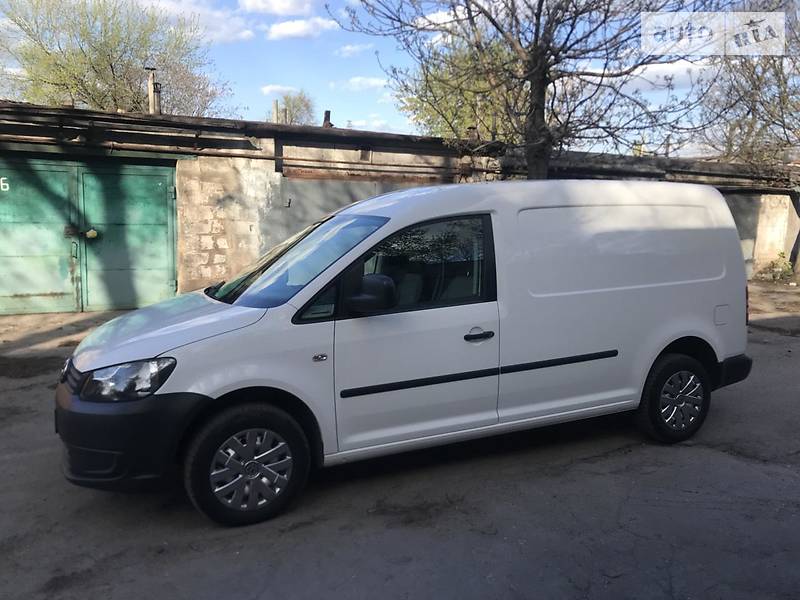 Вантажопасажирський фургон Volkswagen Caddy 2012 в Запоріжжі