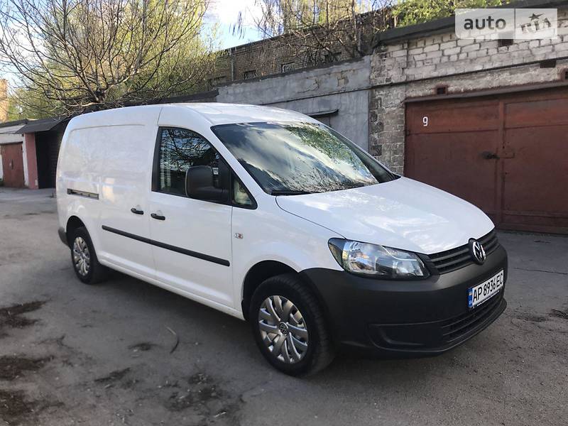 Вантажопасажирський фургон Volkswagen Caddy 2012 в Запоріжжі