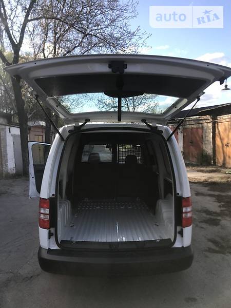 Вантажопасажирський фургон Volkswagen Caddy 2012 в Запоріжжі