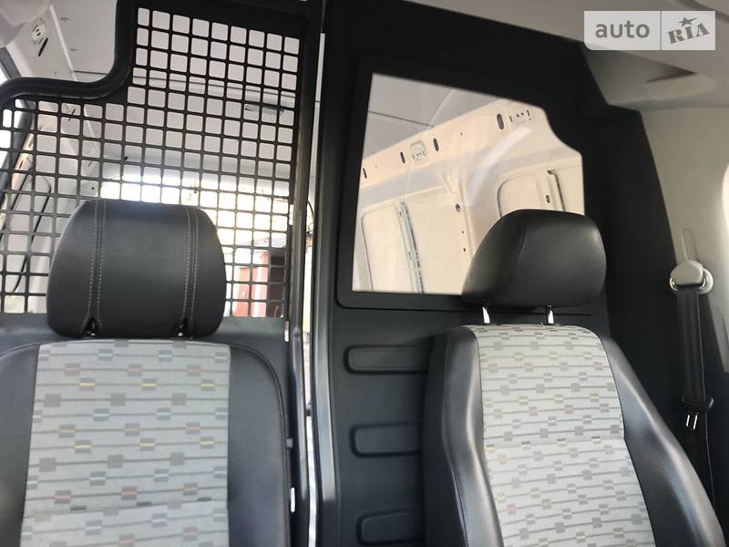 Вантажопасажирський фургон Volkswagen Caddy 2012 в Запоріжжі