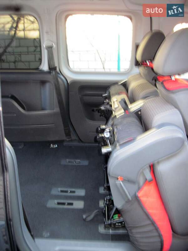 Минивэн Volkswagen Caddy 2013 в Вознесенске