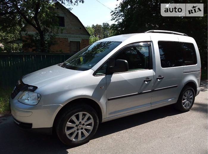 Вантажопасажирський фургон Volkswagen Caddy 2010 в 