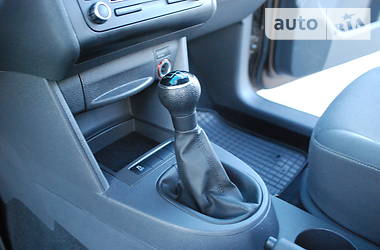 Мінівен Volkswagen Caddy 2011 в 