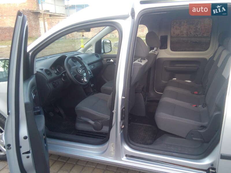 Минивэн Volkswagen Caddy 2011 в Рокитном