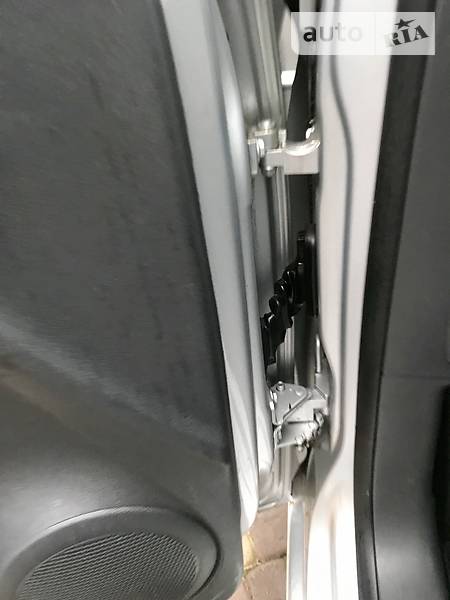 Вантажопасажирський фургон Volkswagen Caddy 2012 в Чернівцях