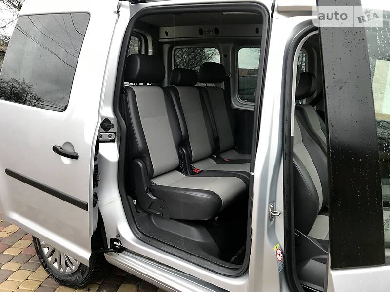 Вантажопасажирський фургон Volkswagen Caddy 2012 в Чернівцях