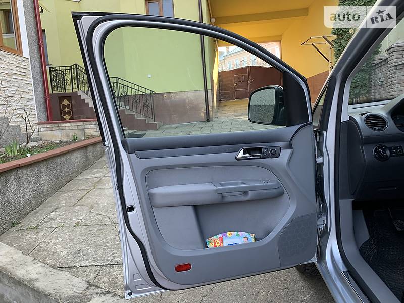 Мінівен Volkswagen Caddy 2008 в Чернівцях