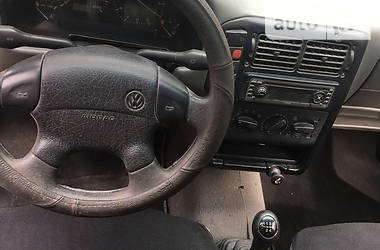 Вантажопасажирський фургон Volkswagen Caddy 1997 в 