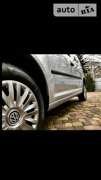 Вантажопасажирський фургон Volkswagen Caddy 2012 в Чернівцях