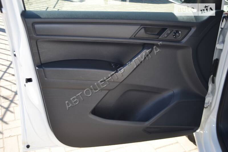 Вантажопасажирський фургон Volkswagen Caddy 2016 в Хмельницькому