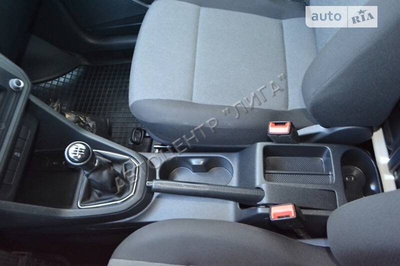 Вантажопасажирський фургон Volkswagen Caddy 2016 в Хмельницькому