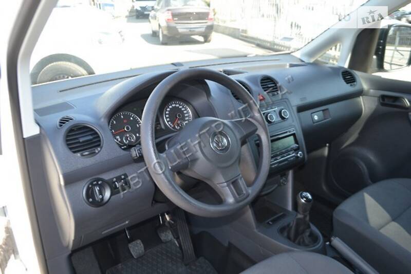 Вантажопасажирський фургон Volkswagen Caddy 2015 в Хмельницькому