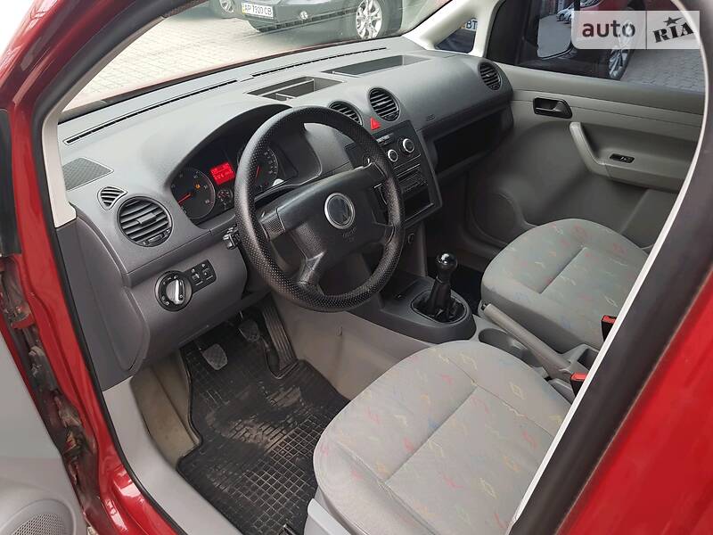 Вантажопасажирський фургон Volkswagen Caddy 2005 в Запоріжжі