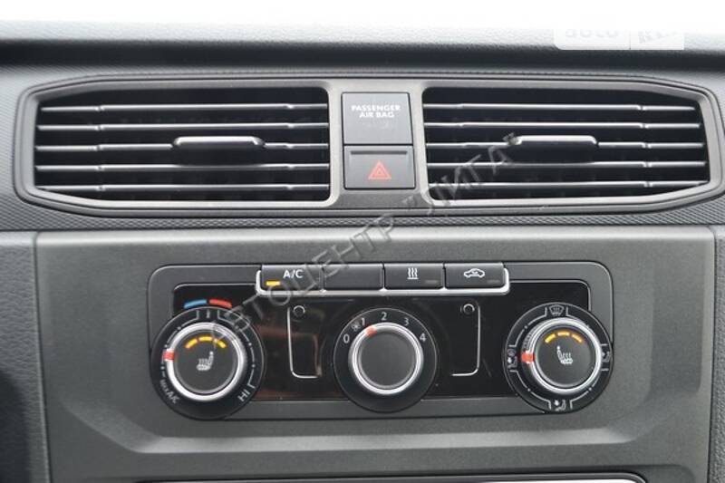 Вантажопасажирський фургон Volkswagen Caddy 2015 в Хмельницькому