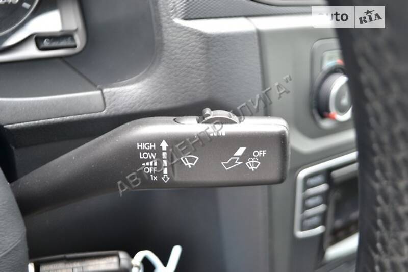 Вантажопасажирський фургон Volkswagen Caddy 2015 в Хмельницькому