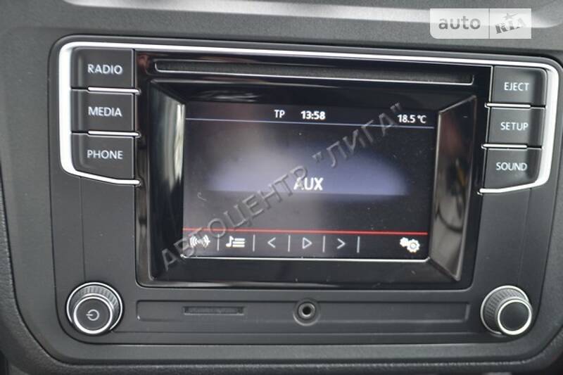 Вантажопасажирський фургон Volkswagen Caddy 2015 в Хмельницькому