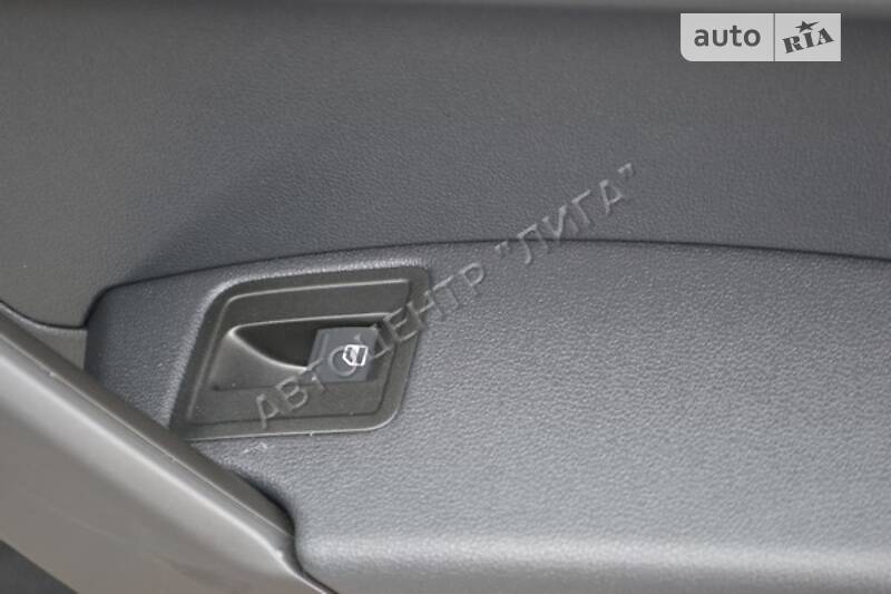 Вантажопасажирський фургон Volkswagen Caddy 2015 в Хмельницькому