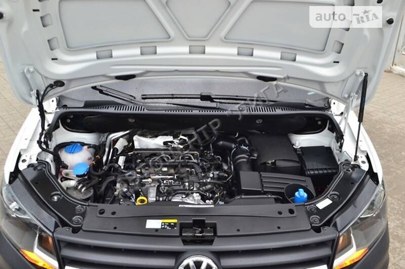 Вантажопасажирський фургон Volkswagen Caddy 2015 в Хмельницькому