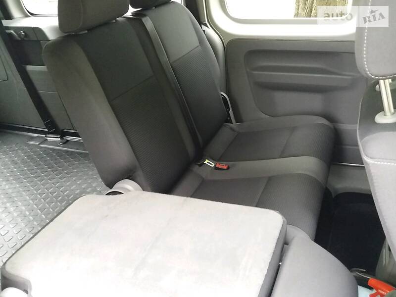 Мінівен Volkswagen Caddy 2010 в Чернівцях