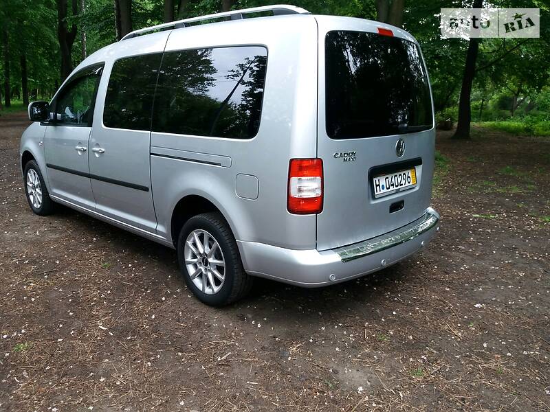 Мінівен Volkswagen Caddy 2010 в Чернівцях