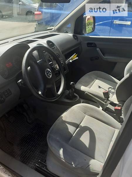 Вантажопасажирський фургон Volkswagen Caddy 2006 в Києві