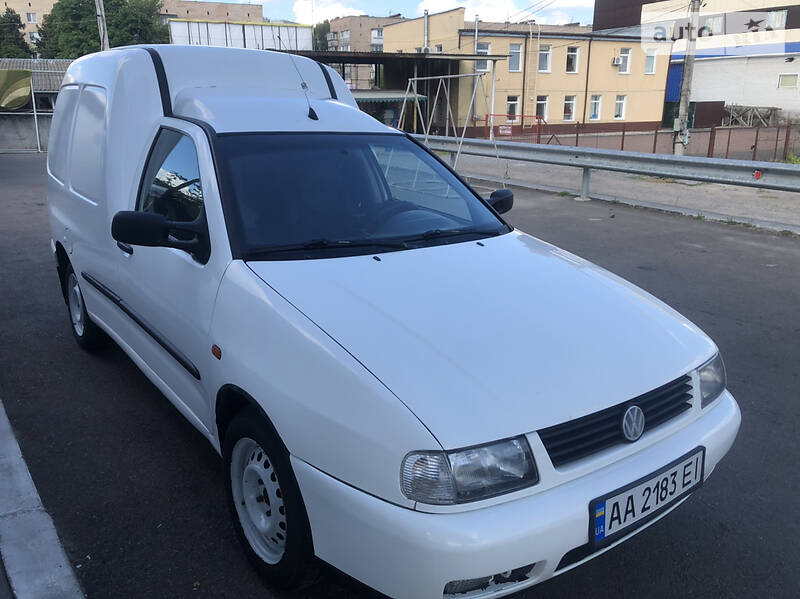 Грузопассажирский фургон Volkswagen Caddy 2000 в Борисполе