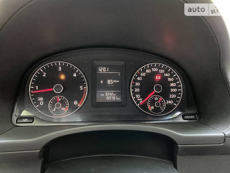 Вантажопасажирський фургон Volkswagen Caddy 2011 в Дніпрі