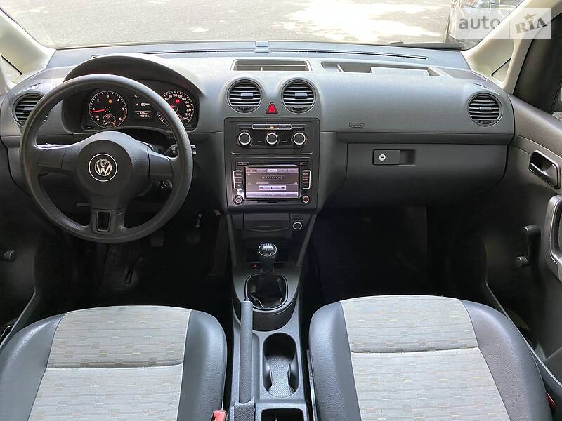 Вантажопасажирський фургон Volkswagen Caddy 2011 в Дніпрі