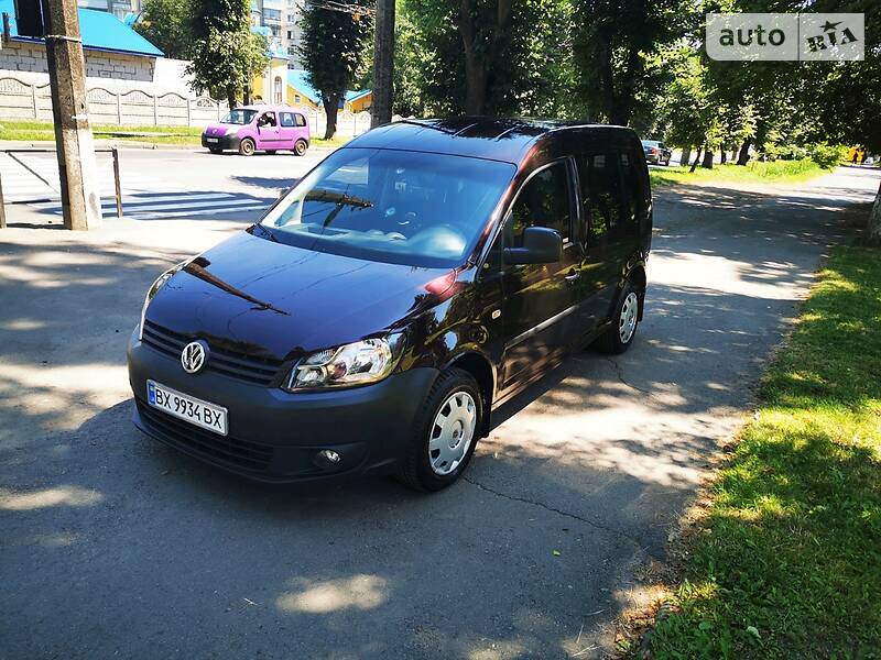 Вантажопасажирський фургон Volkswagen Caddy 2011 в 