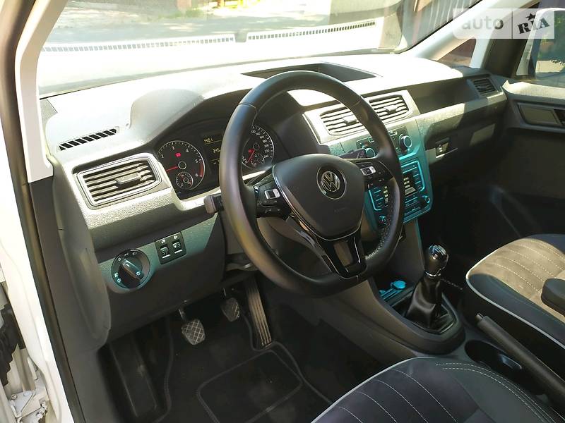 Мінівен Volkswagen Caddy 2016 в Києві